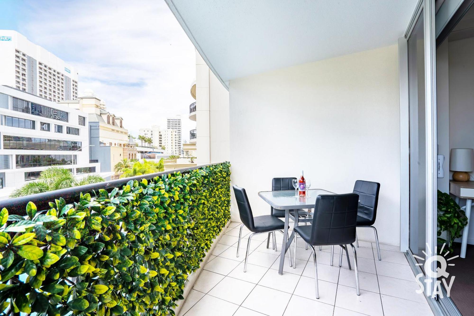 Chevron Renaissance Surfers Paradise Mid Week Madness Deal - Q Stay Голд-Кост Экстерьер фото