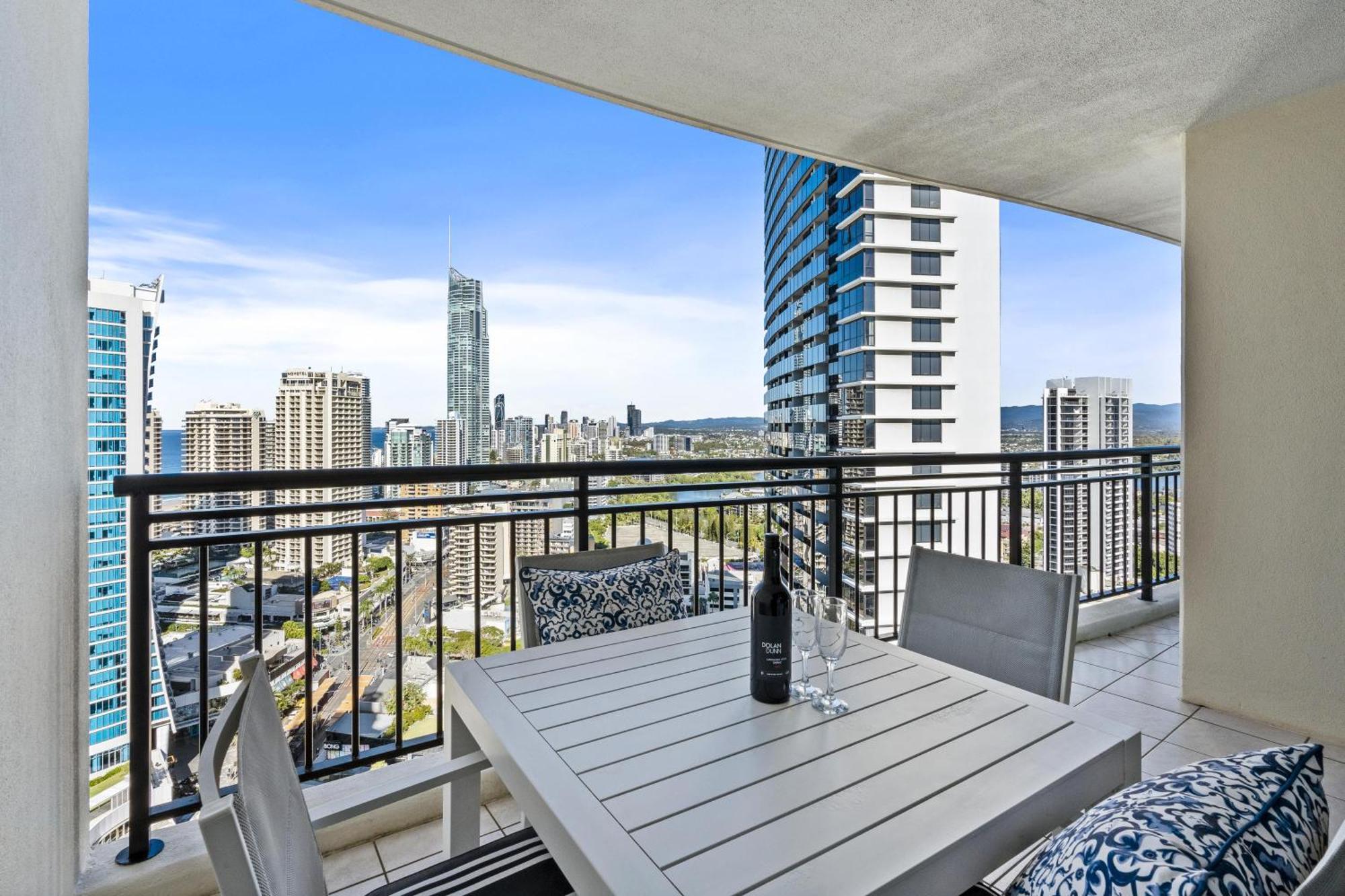 Chevron Renaissance Surfers Paradise Mid Week Madness Deal - Q Stay Голд-Кост Экстерьер фото