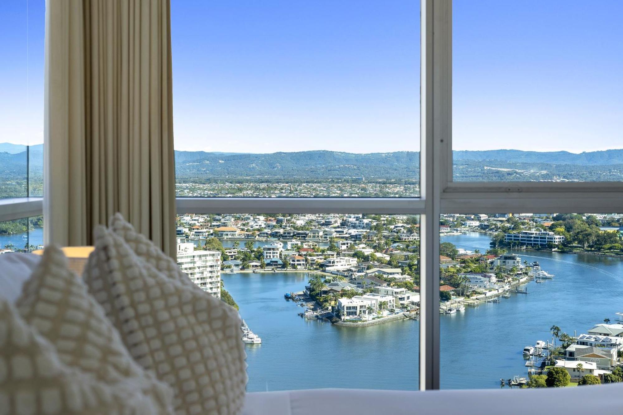 Chevron Renaissance Surfers Paradise Mid Week Madness Deal - Q Stay Голд-Кост Экстерьер фото