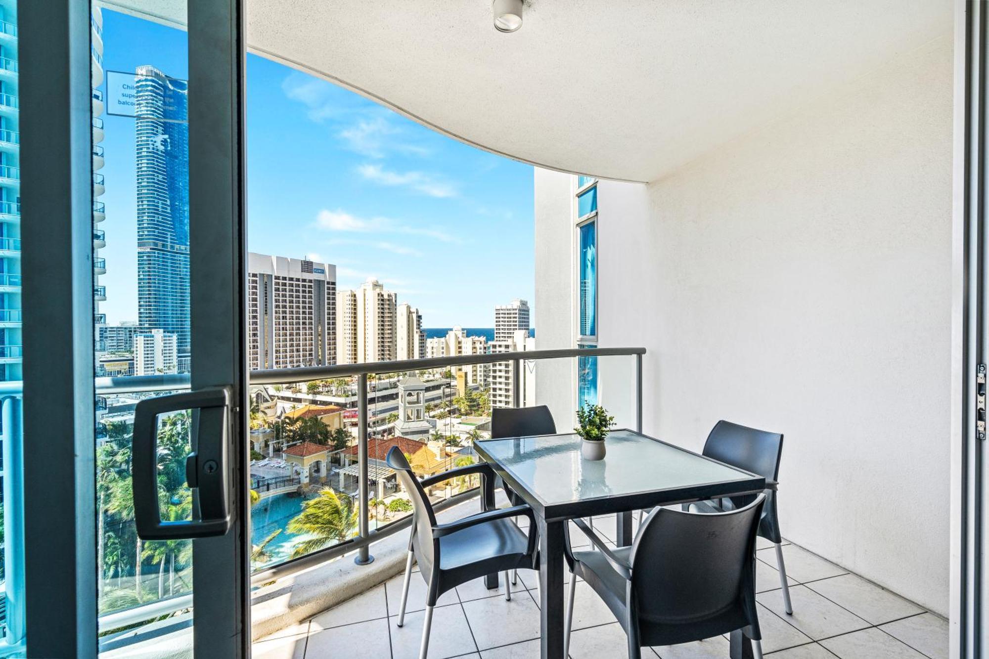 Chevron Renaissance Surfers Paradise Mid Week Madness Deal - Q Stay Голд-Кост Экстерьер фото
