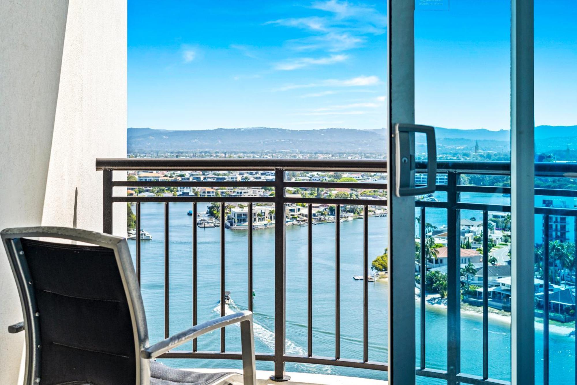 Chevron Renaissance Surfers Paradise Mid Week Madness Deal - Q Stay Голд-Кост Экстерьер фото