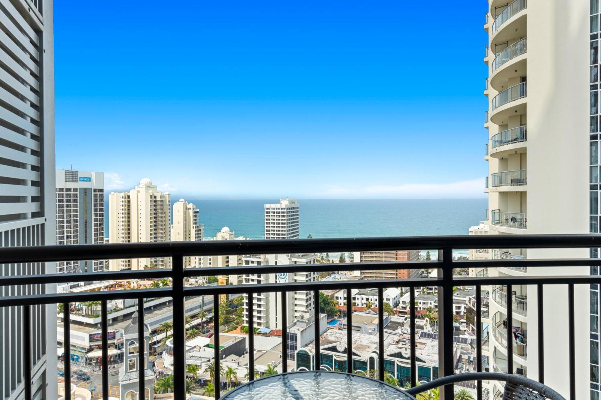 Chevron Renaissance Surfers Paradise Mid Week Madness Deal - Q Stay Голд-Кост Экстерьер фото